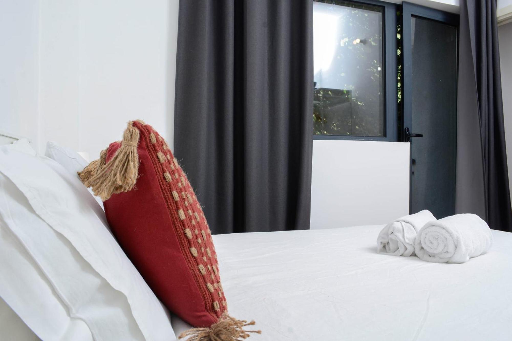 Travel And Live Apartments Porto Luaran gambar