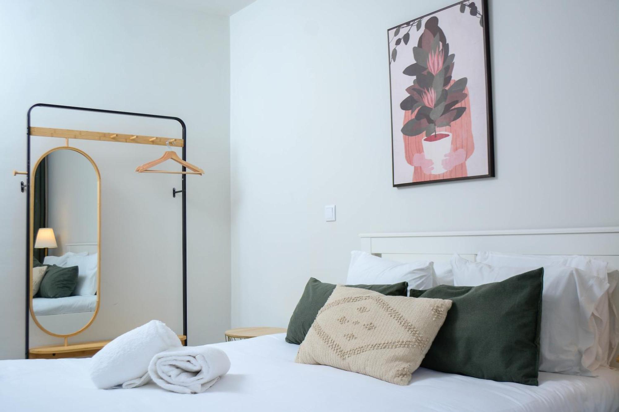 Travel And Live Apartments Porto Luaran gambar